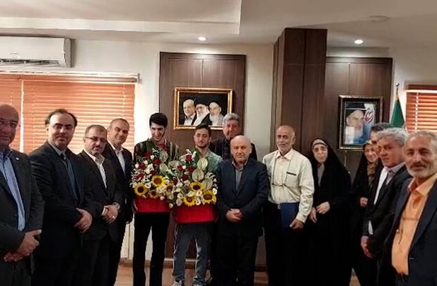 دیدار صمیمانه استاندار مازندران با برترین‌های کنکور