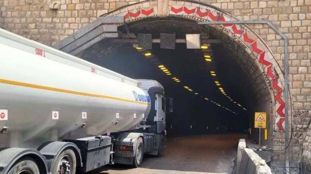 محدودیت موقت تردد در محور حاجی‌آباد - بندرعباس