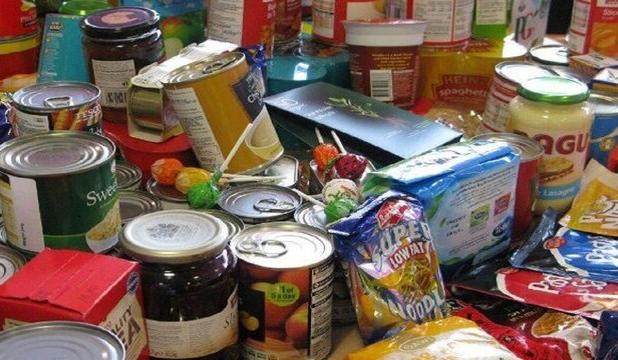 ‌۱۰ تن مواد غذایی فاسد در سنندج معدوم شد