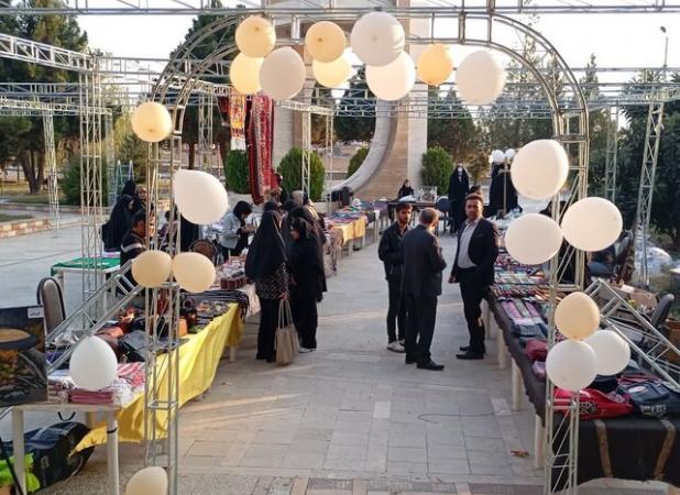 نمایشگاه صنایع خلاق دانشجویان دانشگاه آزاد یاسوج برگزار شد