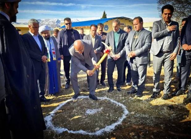 مدرسه ۱۲ کلاسه شهید کاظمی دالاهو کلنگ‌زنی شد