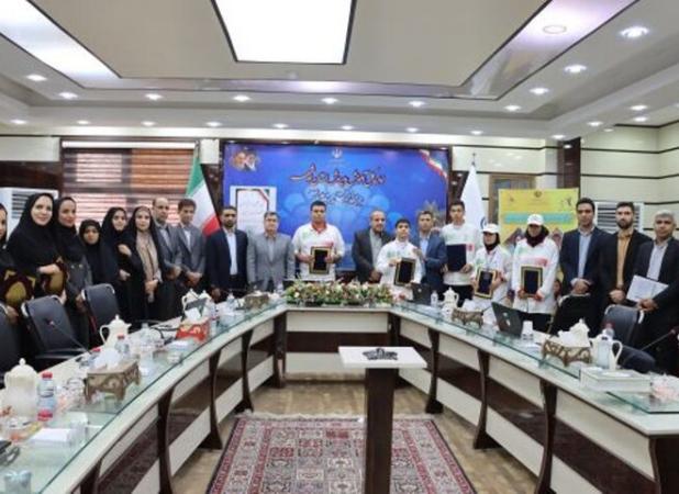 تجلیل از دانش‌آموزان افتخارآفرین المپیک در بوشهر