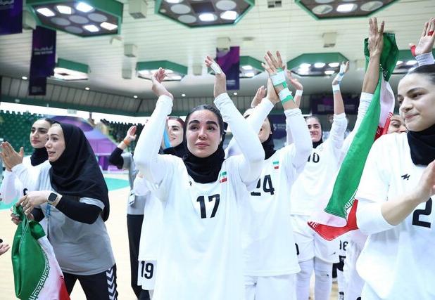 کاپیتان هندبال: این مدال حق دختران ایران بود/جنگیدیم تا برنز گرفتیم