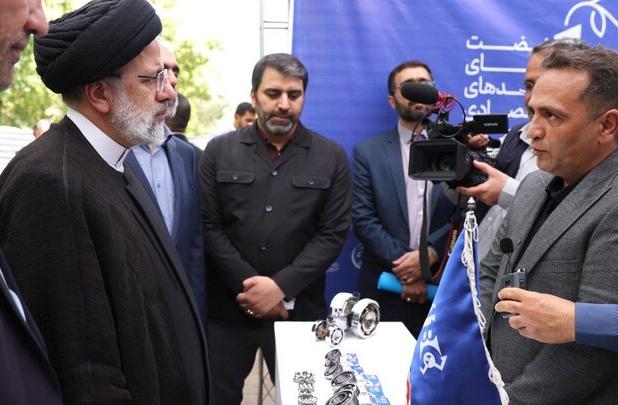 بازدید رئیس جمهور از نمایشگاه احیاگران واحدهای اقتصادی تبریز