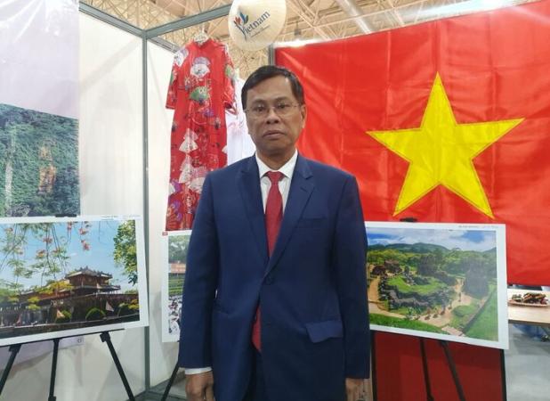 مرزهای ویتنام به روی گردشگران باز شد