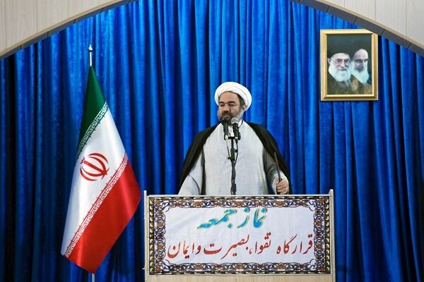 عرفه؛ روز خلوت با خدا و معرفت‌افزایی