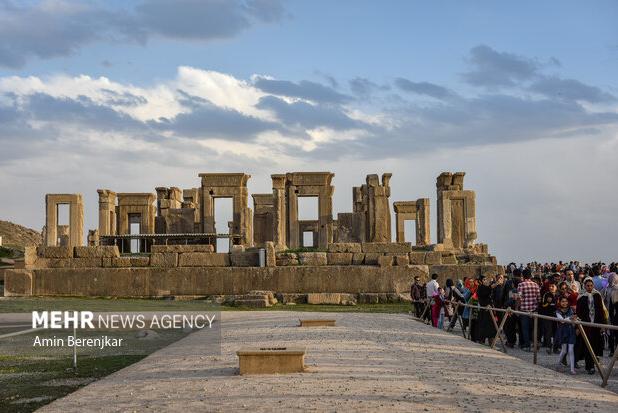 برگزاری صدمین سالگرد ارکستر فیلارمونیک ارمنستان در تخت جمشید