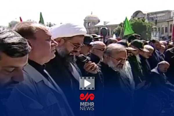 اقامه نماز بر پیکر سپهبد شهید علی شادمانی در همدان