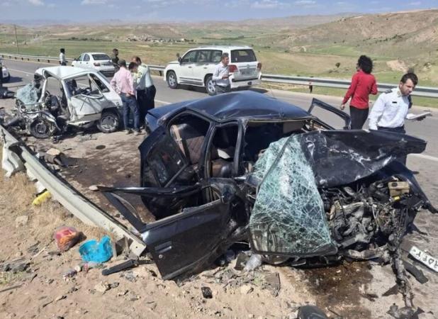 جزئیاتی از تصادف مرگبار در محور کرمانشاه ایلام + تصاویر