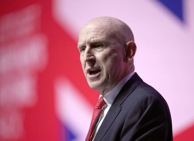 وزیر دفاع انگلیس: تحرکات کشتی جاسوسی روسیه را رصد کردیم