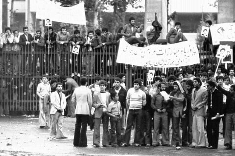 اقدام دانشجویان در تسخیر سفارت آمریکا مانع توطئه‌های ضدانقلابی شد
