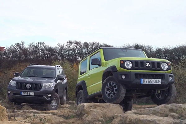 مقایسه سوزوکی جیمنی با تویوتا لندکروزر پرادو؛ کوچکِ چابک در برابر غول بیابان‌ها