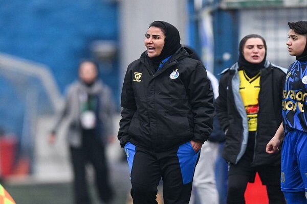 سرمربی استقلال: دوست دارم سال بعد هم با آبی‌ها باشم