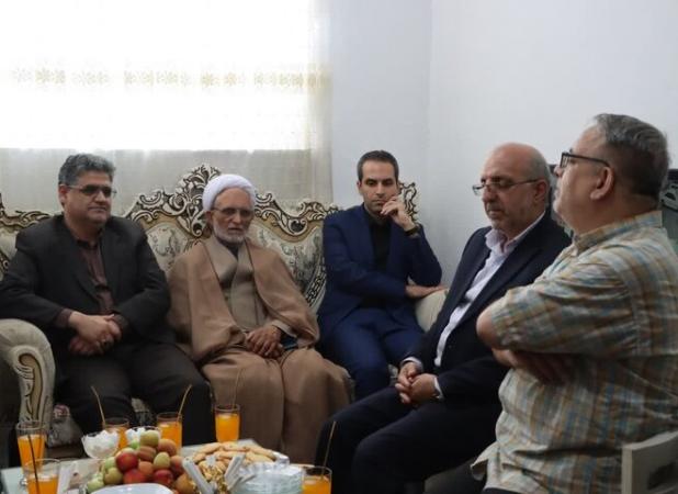 جانبازان مشعل‌داران راه ایثار و شهادت هستند