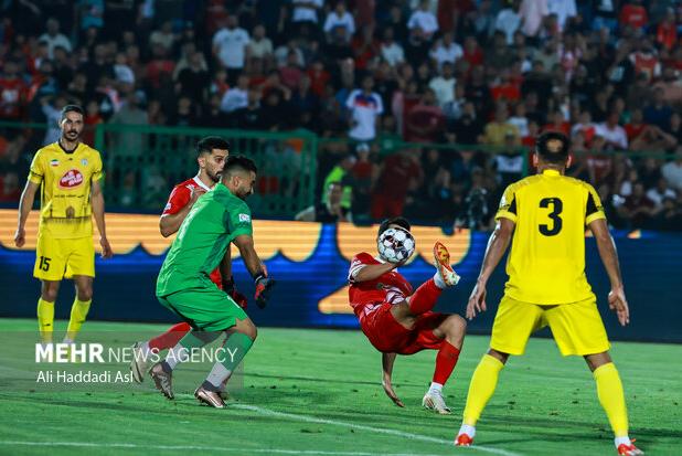 ورود چند بازیکن به ترکیب پرسپولیس برای خروج از بن‌بست