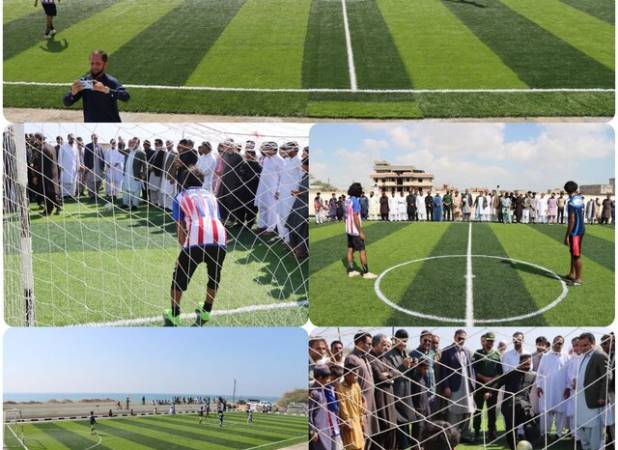 چمن مصنوعی شهرستان دشتیاری به بهره‌برداری رسید