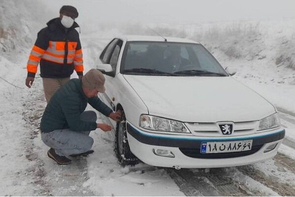 امکان تردد در محورهای کوهستانی چهارمحال و بختیاری تنها با زنجیرچرخ