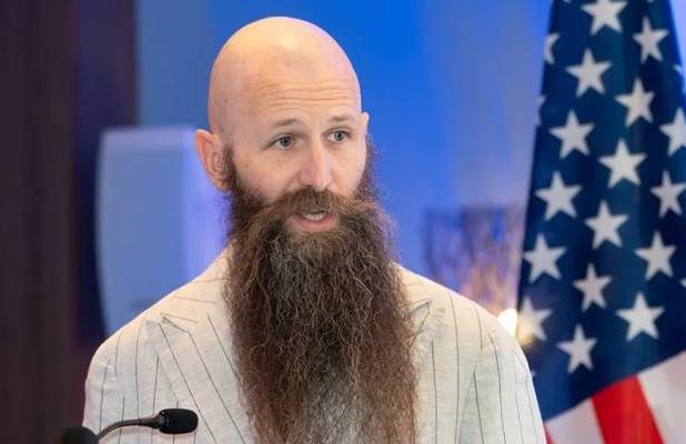 جنجال ریش سفیر امریکا