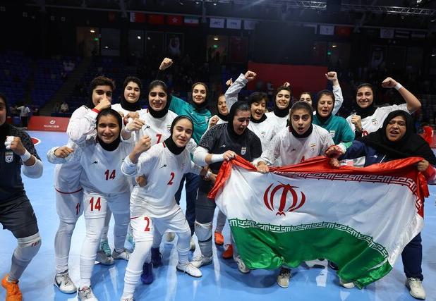 مربی تیم ملی: آینده درخشانی در انتظار فوتسال بانوان ایران است