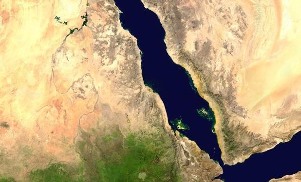 حمله موشکی به کشتی سوئیسی در تنگه «باب‌المندب»