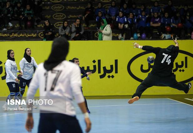 سپاهان، برنده بازی بزرگ هفته سوم لیگ برتر هندبال زنان/ دومین برد در کارنامه استقلال و بافق