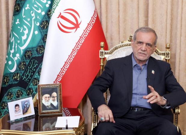 پزشکیان: ملت ایران پای میهن که وسط آمد آب پاکی را روی دست دشمن ریخت