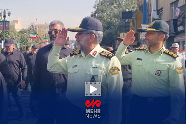 حضور رئیس پلیس تهران در راهپیمایی جاماندگان اربعین