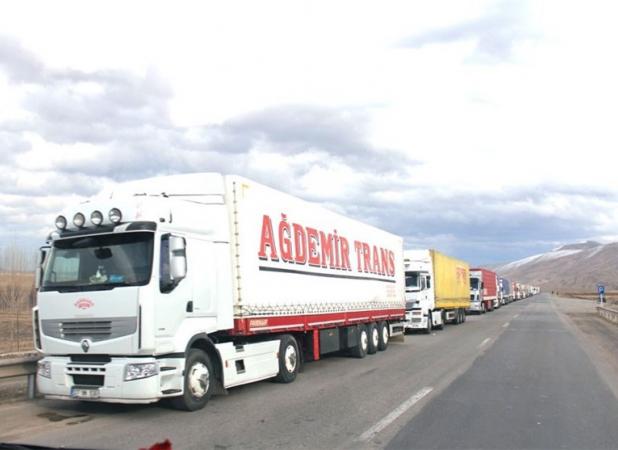 آغاز تردد کامیون های ایرانی به سمت ارمنستان 