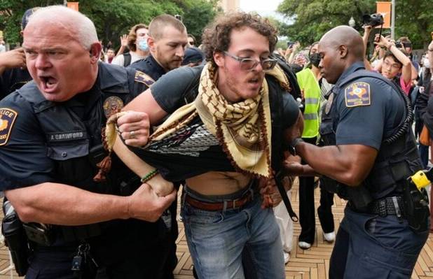 جنگ ترامپ با نهادهای لیبرال؛ از رسانه‌ها تا سرکوب جنبش‌های حامی غزه