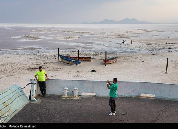 گردشگری پای تالاب‌های نیمه‌جان / تضاد یک مصوبه جنجالی با تلاش‌ها برای مقابله با بحران آب