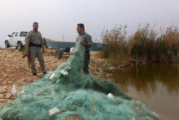 گروه صیادان شاه‌میگو در محدوده سد خَمیران دستگیر شدند