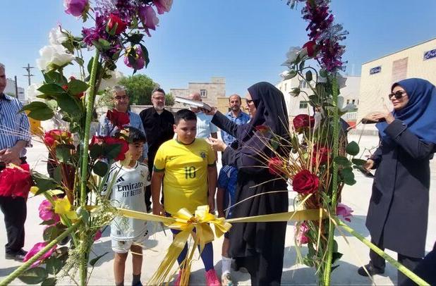 زمین چمن مصنوعی مدرسه شهدای خارگ افتتاح شد