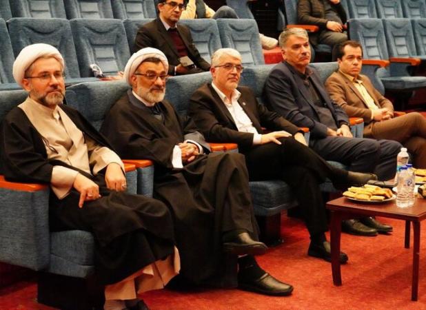 خسروپناه: دانشگاه موفق دارای دانشکده‌های درهم‌ تنیده است نه جزیره ای