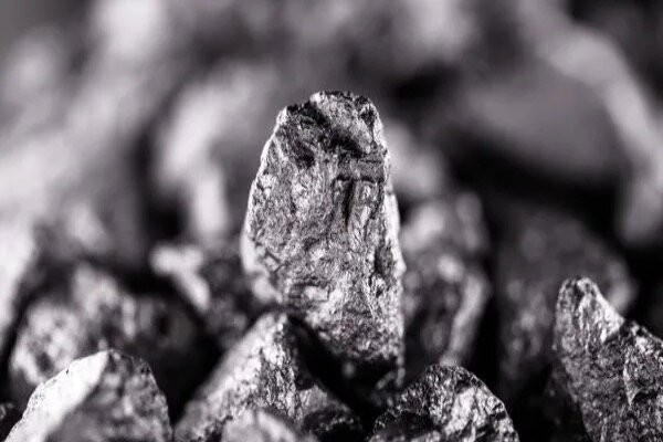 توقیف محموله سنگ معدنی قاچاق در بندرعباس