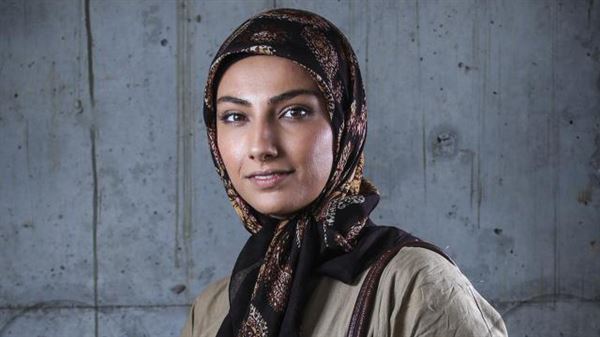 عکس‌های جذاب سوسن سریال پایتخت با یک استایل پاییزی