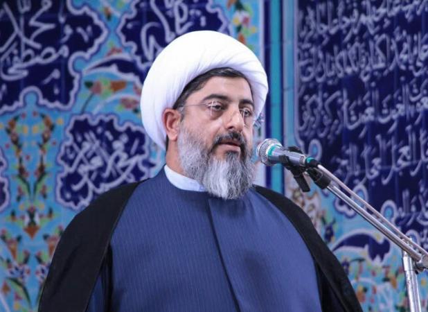 ابرقدرتی شرق و غرب در نگاه امام راحل بی‌ارزش بود