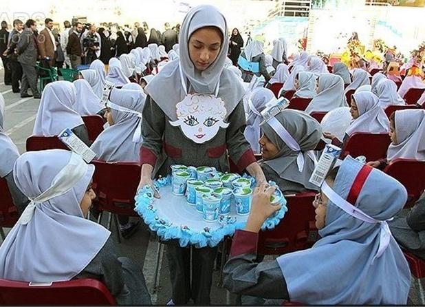 قیمت هر لیوان شیر مدرسه ۱۷ هزار و ۲۶۰ تومان است