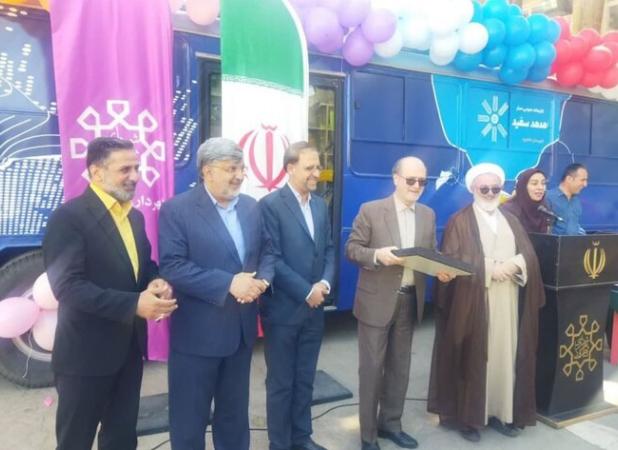 نخستین کتابخانه اتوبوسی سیار کشور در شاهرود راه اندازی شد