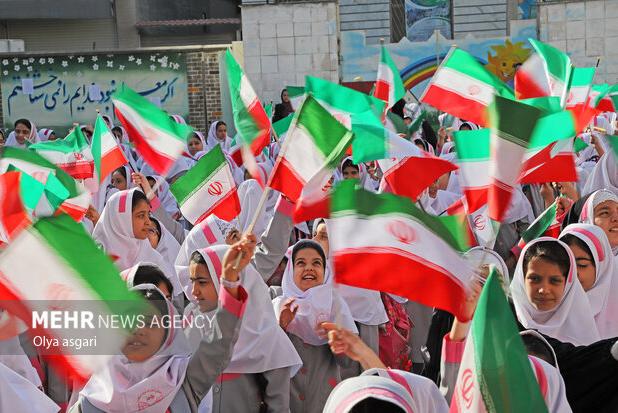 بازگشایی مدارس استان ایلام؛۱۱۴ هزار دانش آموز به کلاس درس رفتند