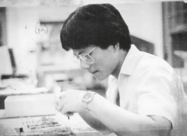 نظافتچی ۹ ساله‌ای که به مدیرعاملی باارزش‌ترین شرکت جهان رسید