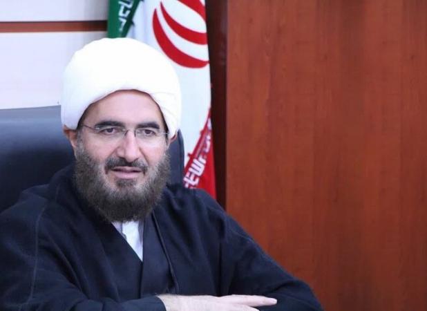 مصلی‌های نماز جمعه و مساجد کشور، لامپ‌های اضافی را خاموش می‌کنند