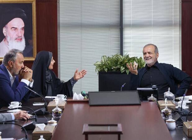 پزشکیان: در بلندمدت باید تمرکزمان بر گسترش حمل و نقل ریلی در کشور باشد