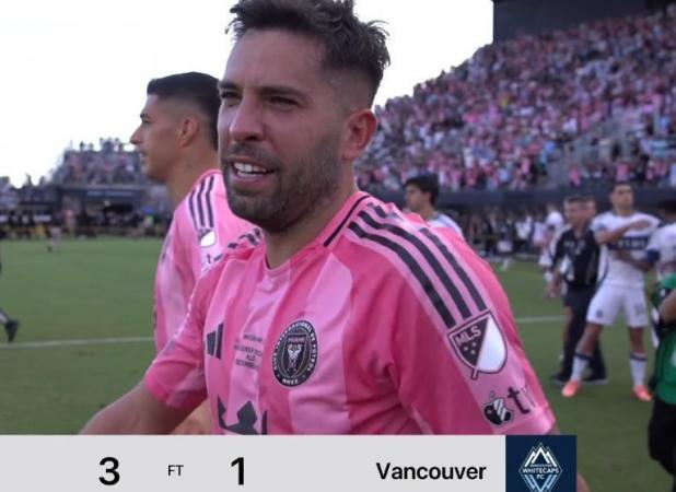 دو عضو افسانه‌ای بارسلونا از فوتبال خداحافظی کردند