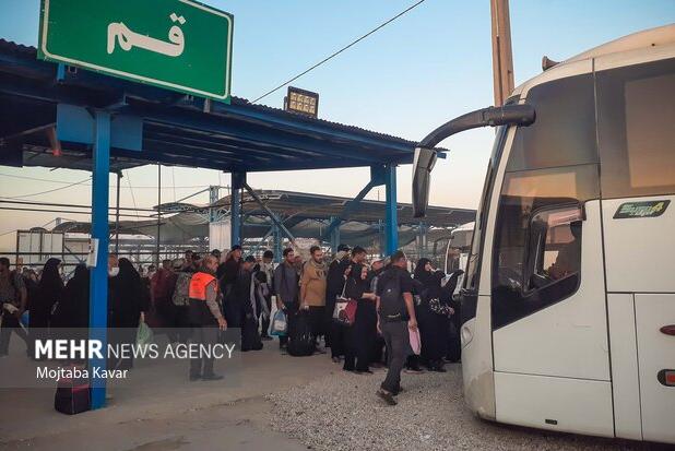 موج بازگشت زوار اربعین حسینی از پایانه برکت مرز مهران