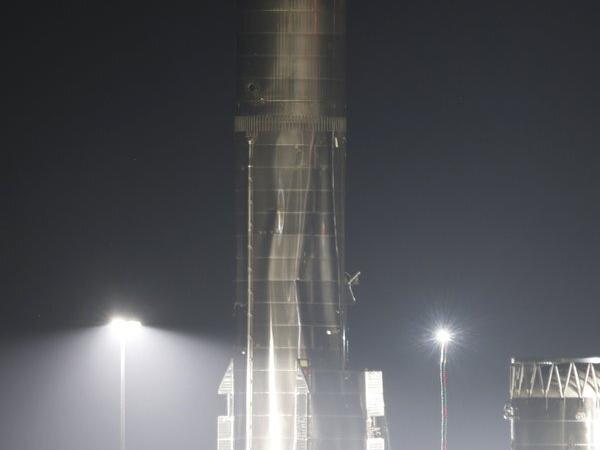 قدرتمندترین موشک جهان زیر فشار خم شد