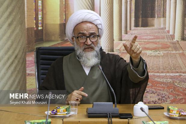 لزوم برخورد با افرادی که وحدت ملت را خدشه‌دار می‌کنند