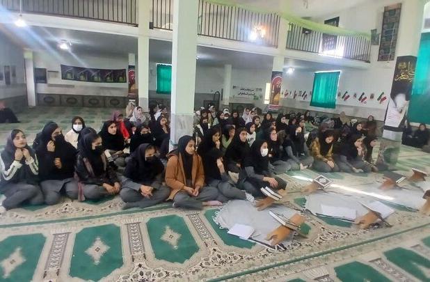 مراسم هفته بسیج و ایام فاطمیه با حضور بانوان دهستان قروچای برگزار شد