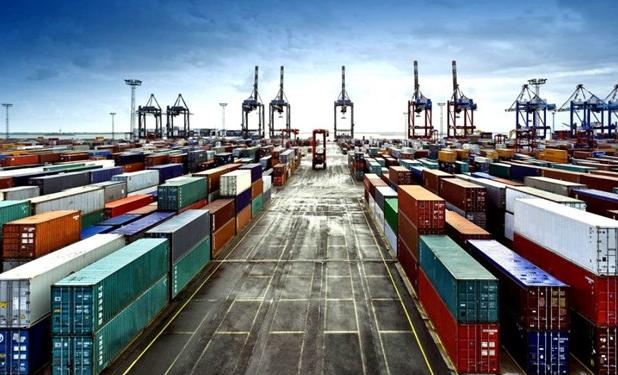 کاهش حقوق گمرکی و سود بازرگانی کالاهای وارداتی 