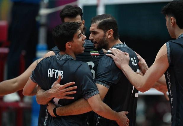 شاگردان کواچ مقابل مردان والیبال ایران زانو زدند