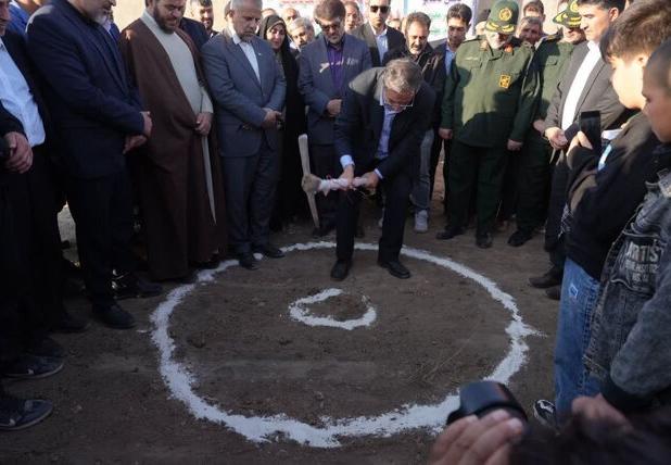 استاندار آذربایجان‌غربی: هدف ما ایجاد فرصت‌های برابر آموزشی برای همه دانش‌آموزان استان است. 